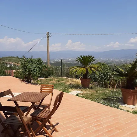 Il Vecchio Mandorlo Bed & Breakfast *